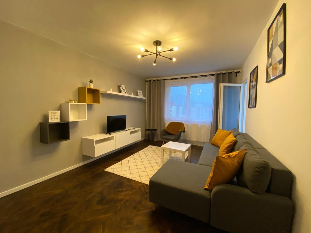 Bcb Aparts Mountain View Brasov Bagian luar foto